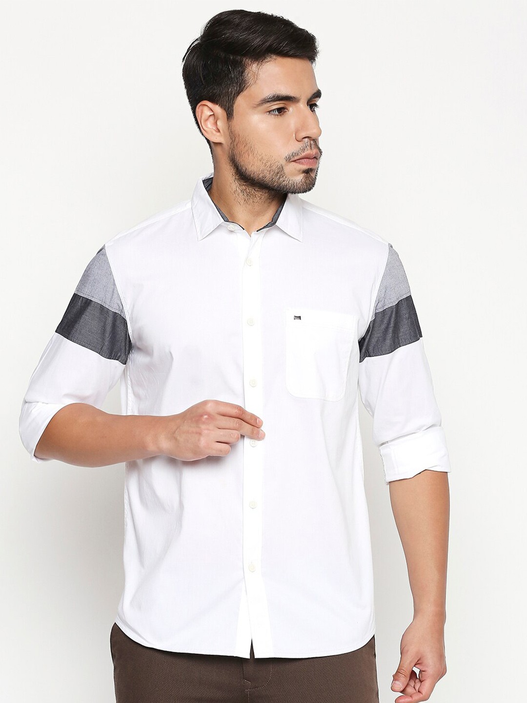 

Basics Men White Slim Fit Colourblocked Casual Shirt