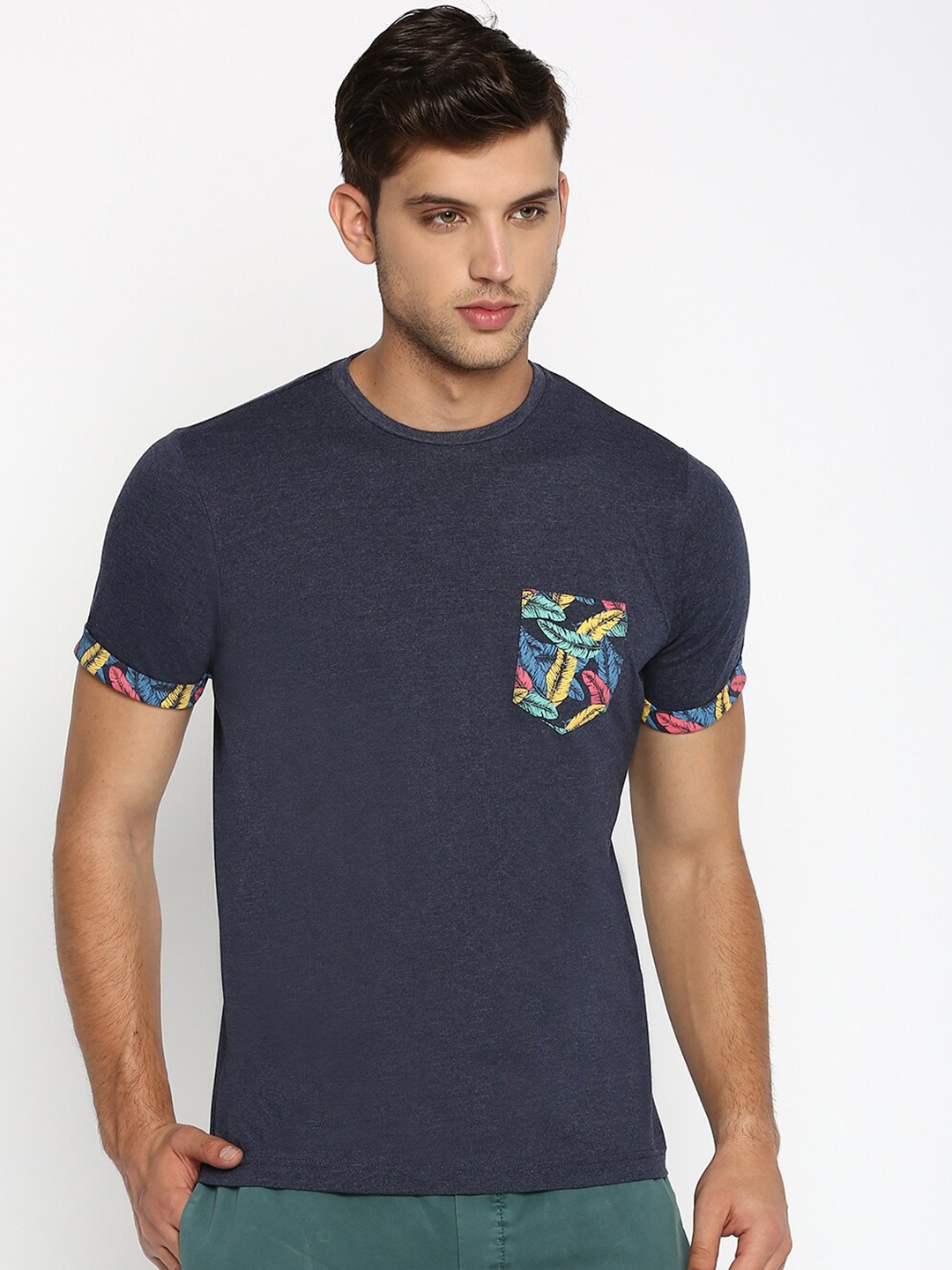 

Basics Men Navy Blue Slim Fit T-shirt