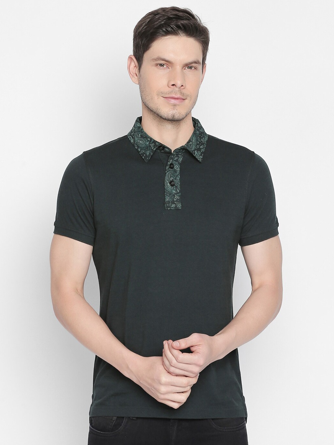 

Basics Men Green Camouflage V-Neck Slim Fit T-Shirt