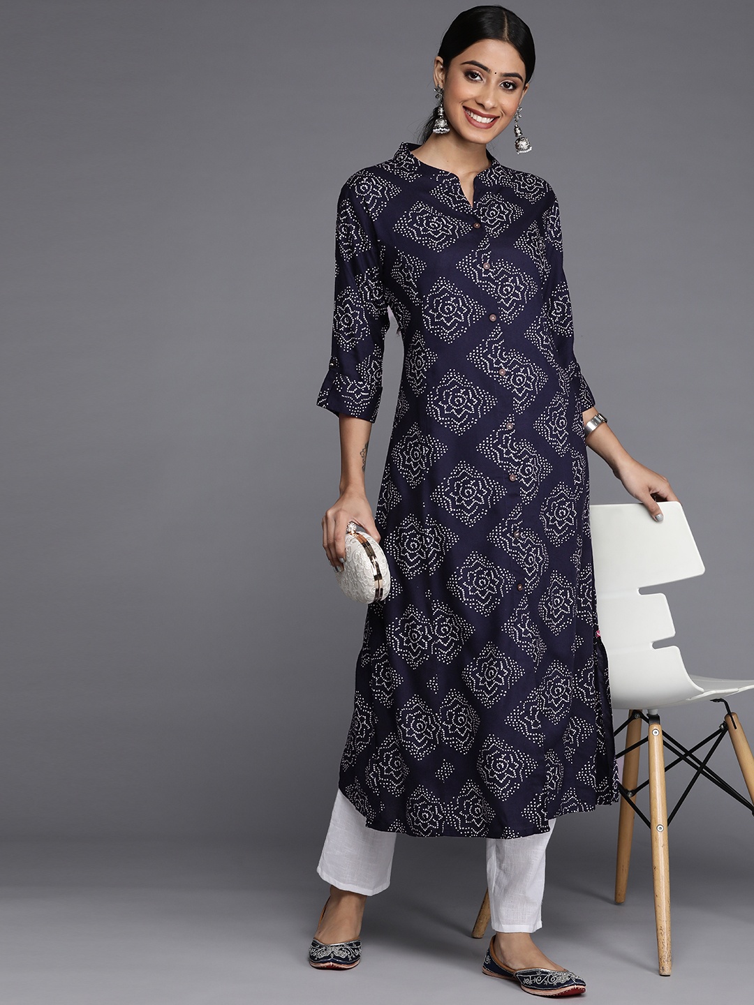 

Varanga Women Navy Blue & White Ethnic Motifs Printed Indigo Kurta