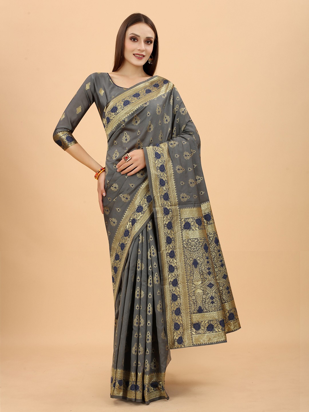

INDI AVTAAR Grey & Gold-Toned Woven Design Zari Silk Cotton Heavy Work Banarasi Saree