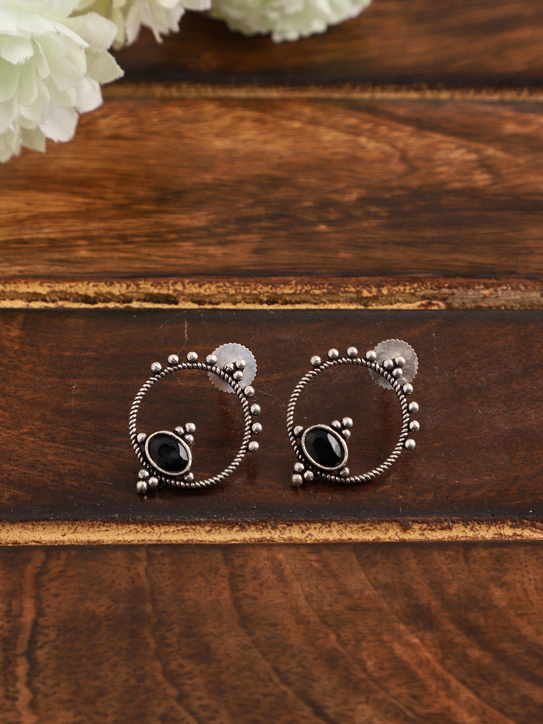 

VENI Women Black Circular Studs Earrings
