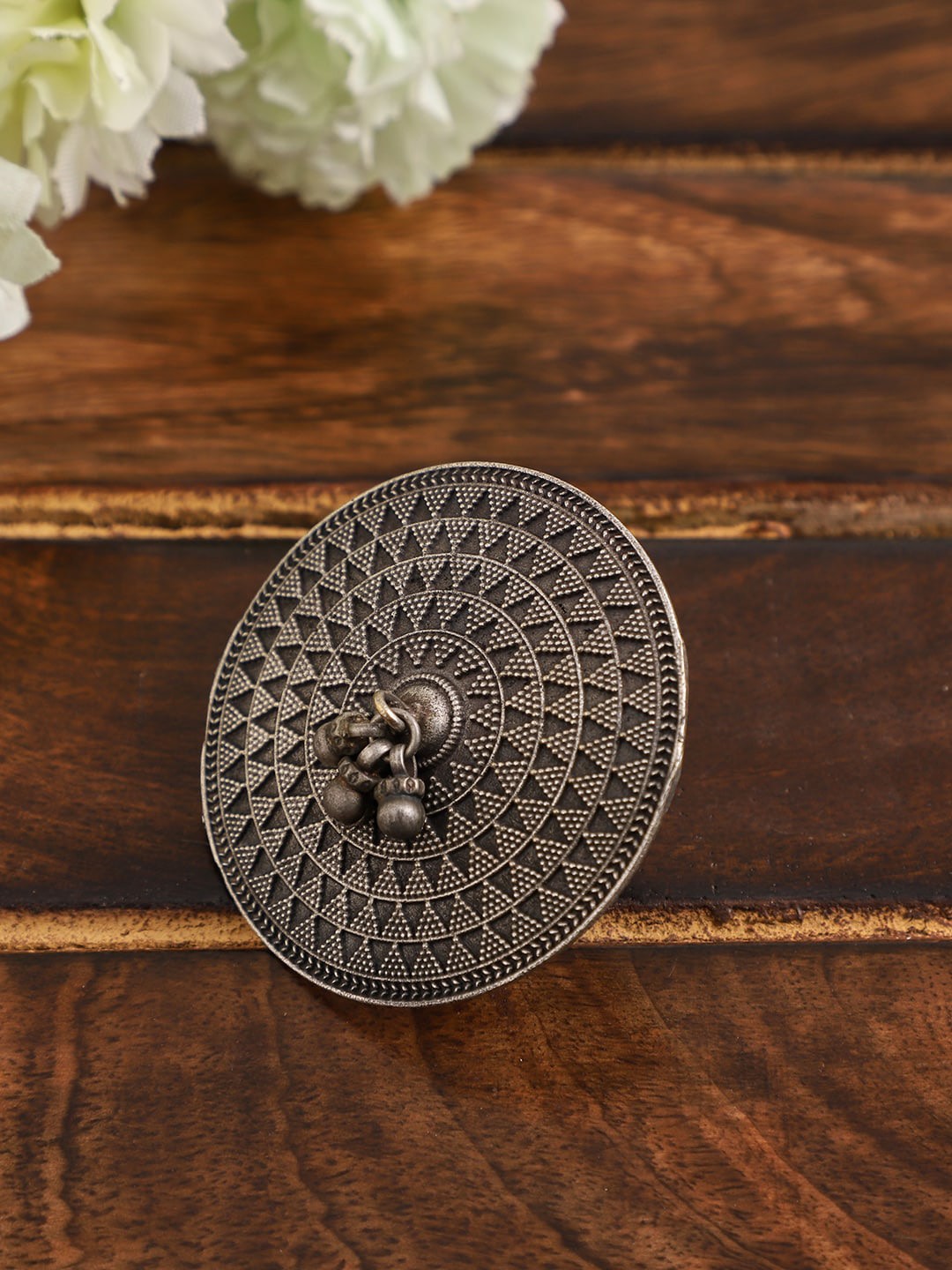 

VENI Women Oxidised Silver-Plated Round Ghungru Ring