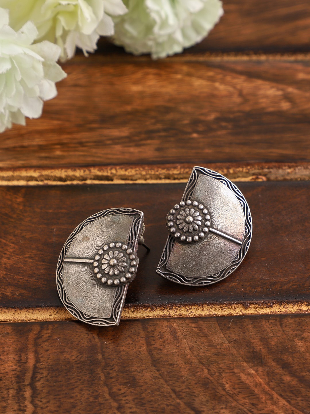 

VENI Silver-Toned Circular Studs Earrings