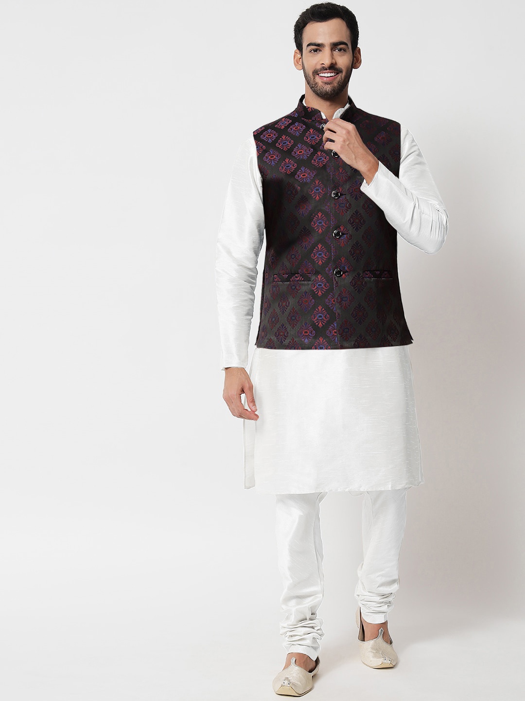 

SG LEMAN Men Maroon Paisley Raw Silk Kurta with Pyjamas