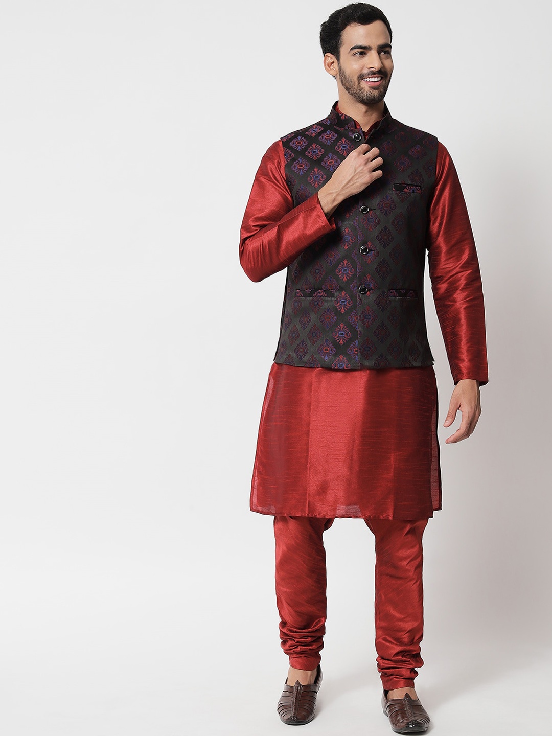 

SG LEMAN Men Maroon Raw Silk Kurta with Pyjamas