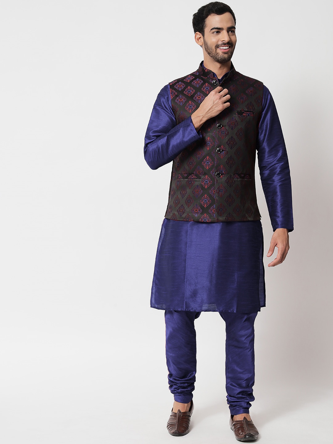

SG LEMAN Men Maroon Raw Silk Kurta with Pyjamas