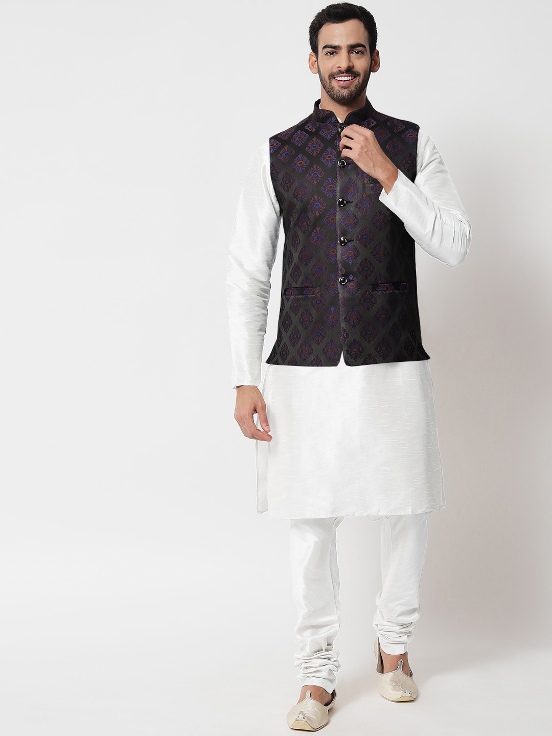 

SG LEMAN Men Navy Blue Raw Silk Kurta with Churidar