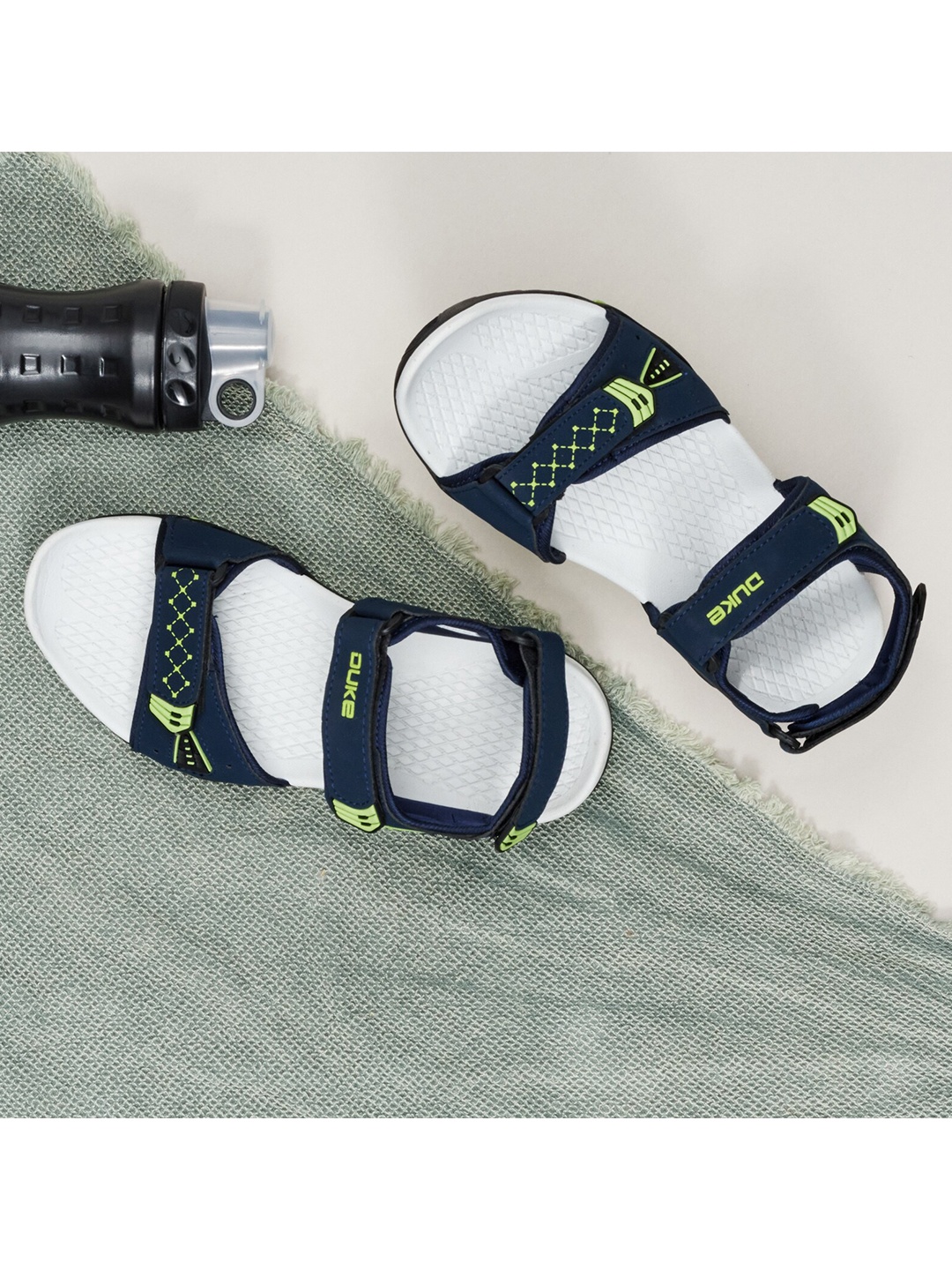 

Duke Men Navy Blue & Fluorescent Green Sports Sandals