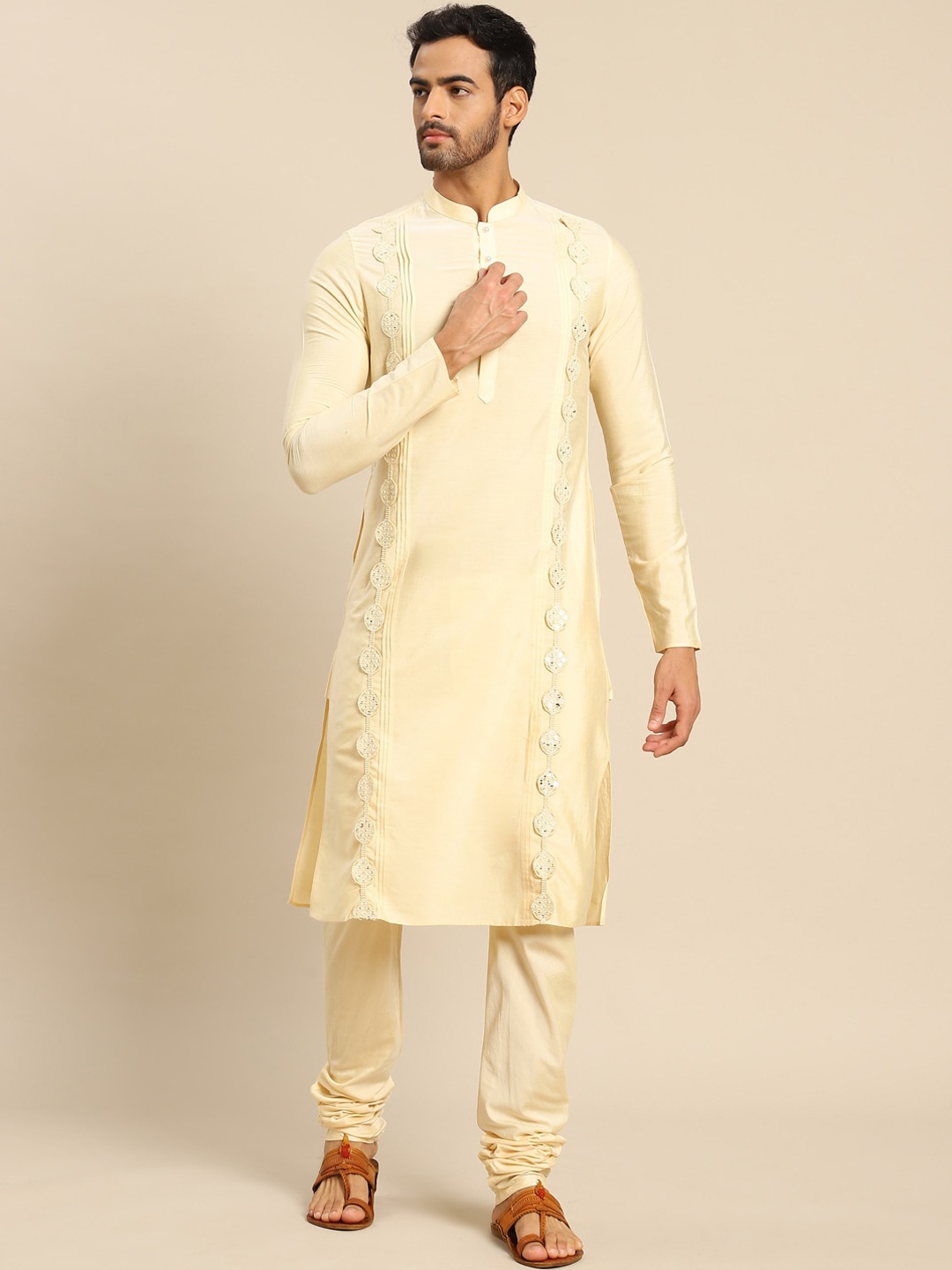 

KISAH Men Cream-Coloured Mandarin Collar Kurta