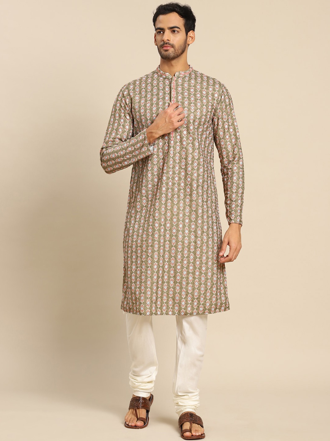 

KISAH Men Olive Green Striped Keyhole Neck Thread Work Kurta