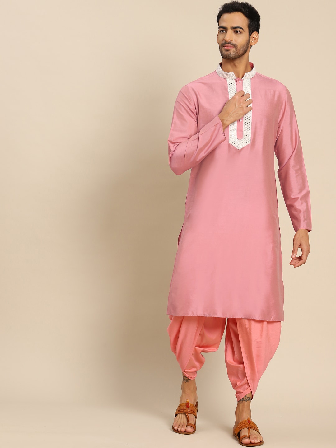 

KISAH Men Pink & White Embellished Thread Work Straight Kurta