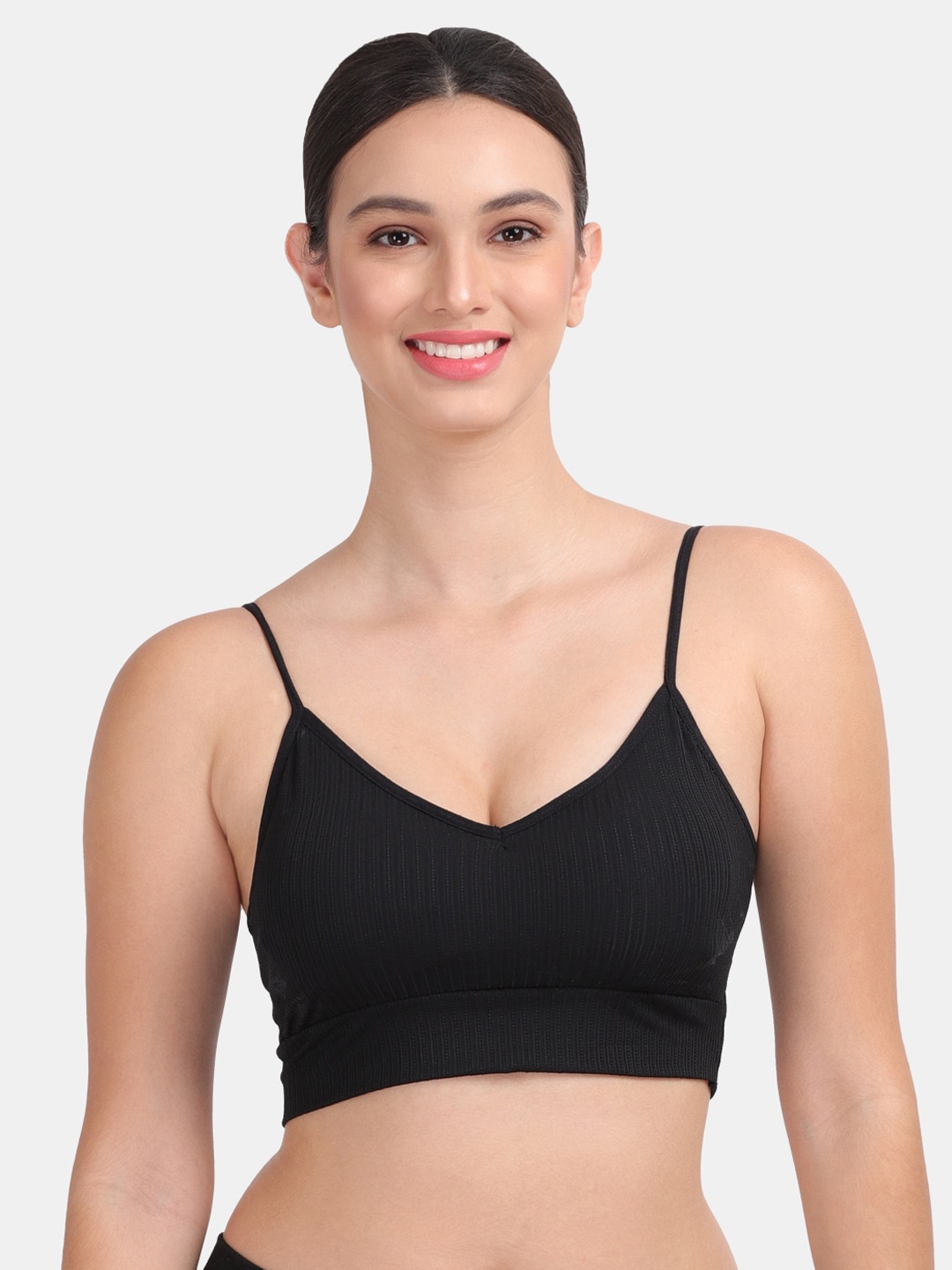 

Amour Secret Black Seamless Non-Wired Workout Bra