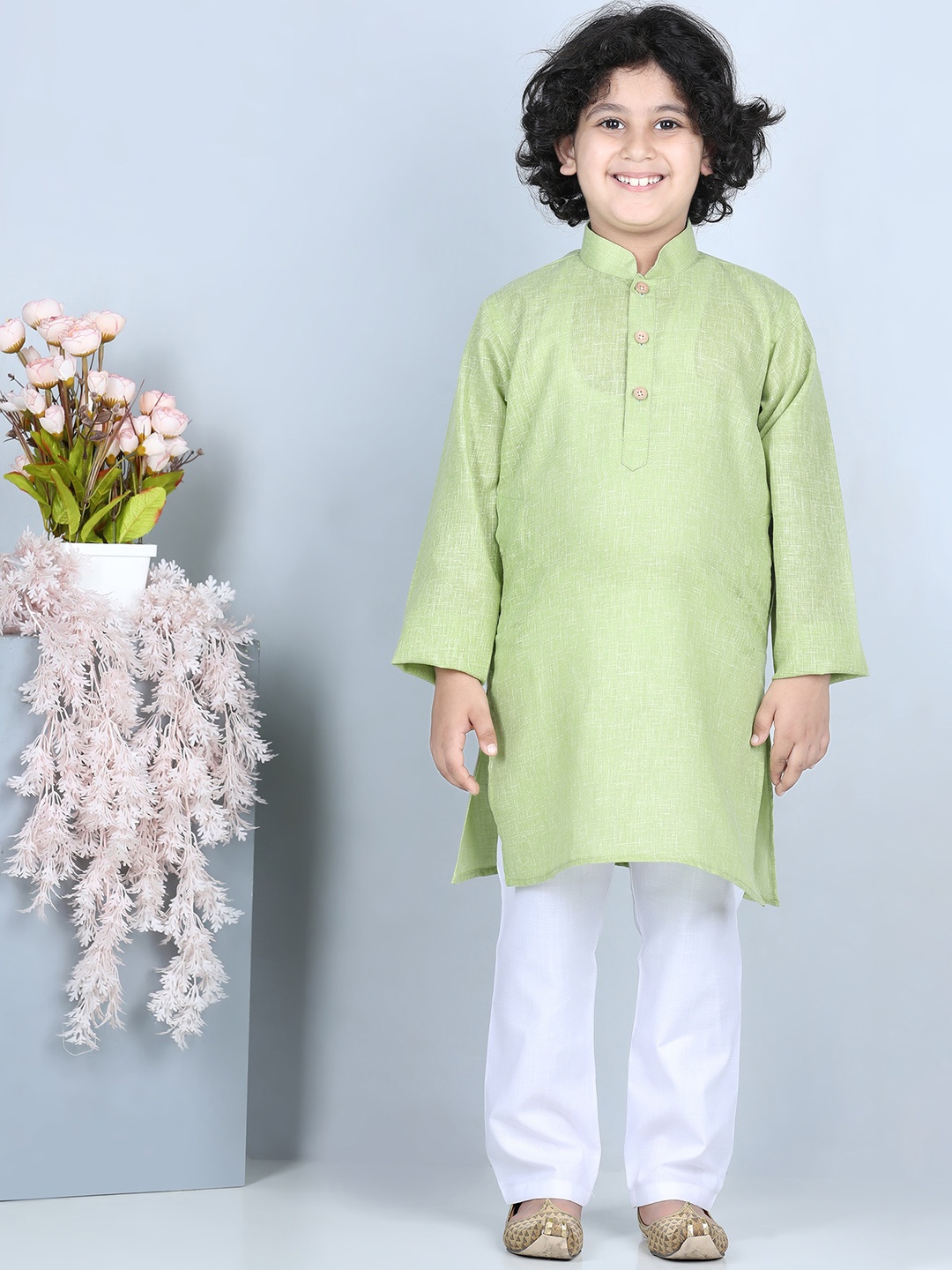 

Kidling Kids Boys Light Green Solid Kurta with Pyjama