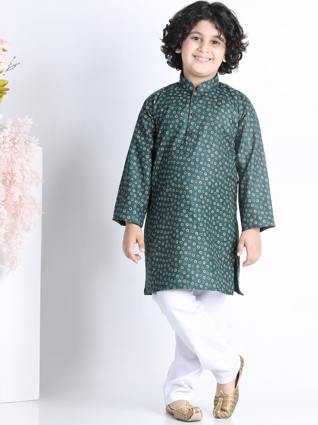 

Kidling Boys Green Floral Printed Kurta with Churidar