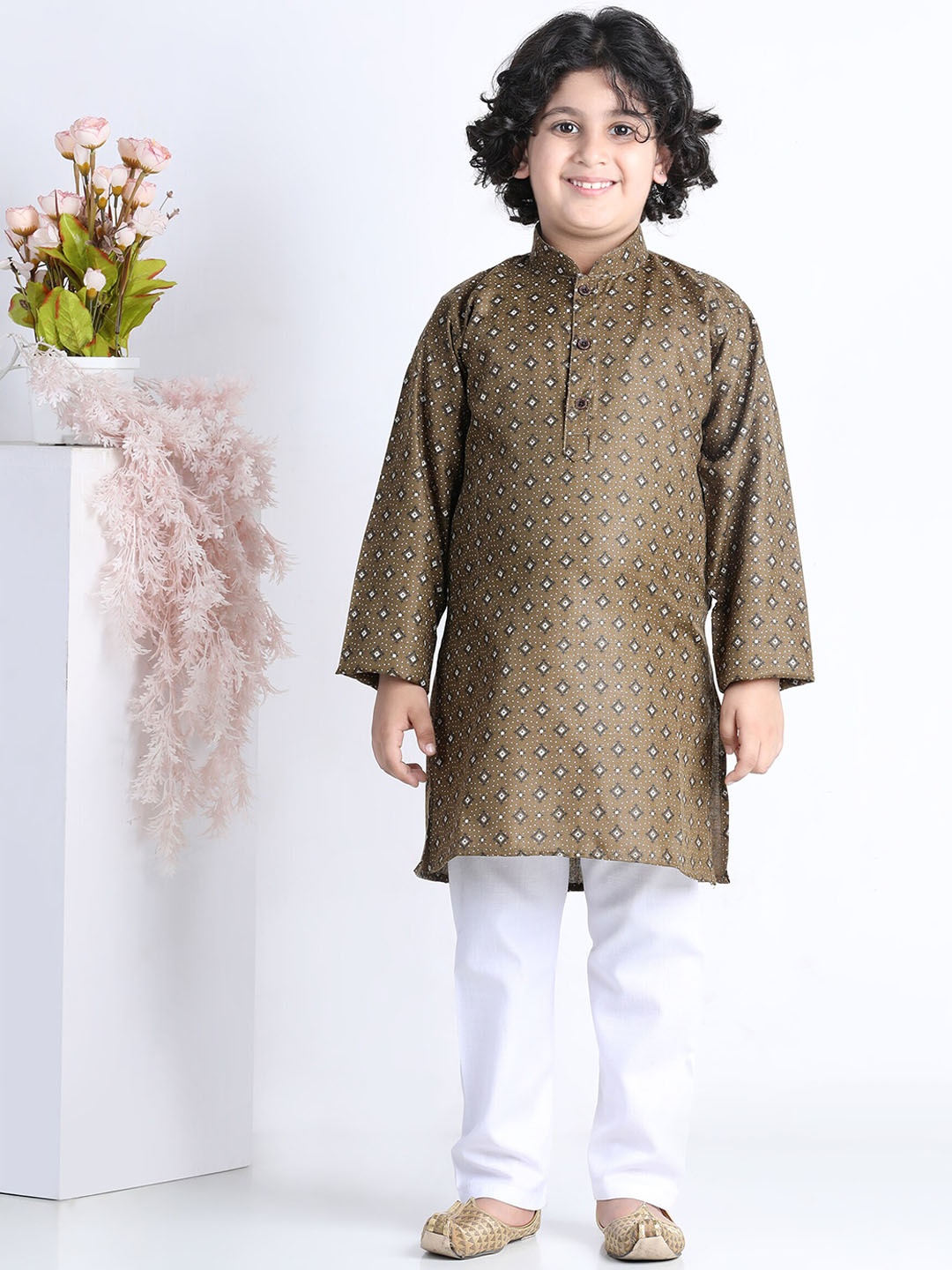 

Kidling Boys Brown Printed Kurta with Pyjamas