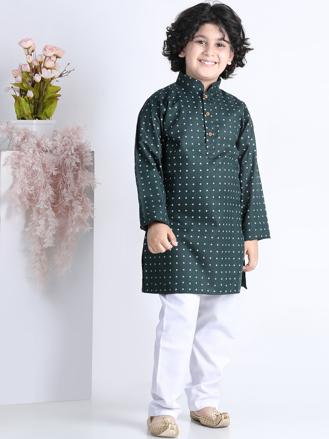 

Kidling Boys Green Floral Printed Kurta with Pyjama