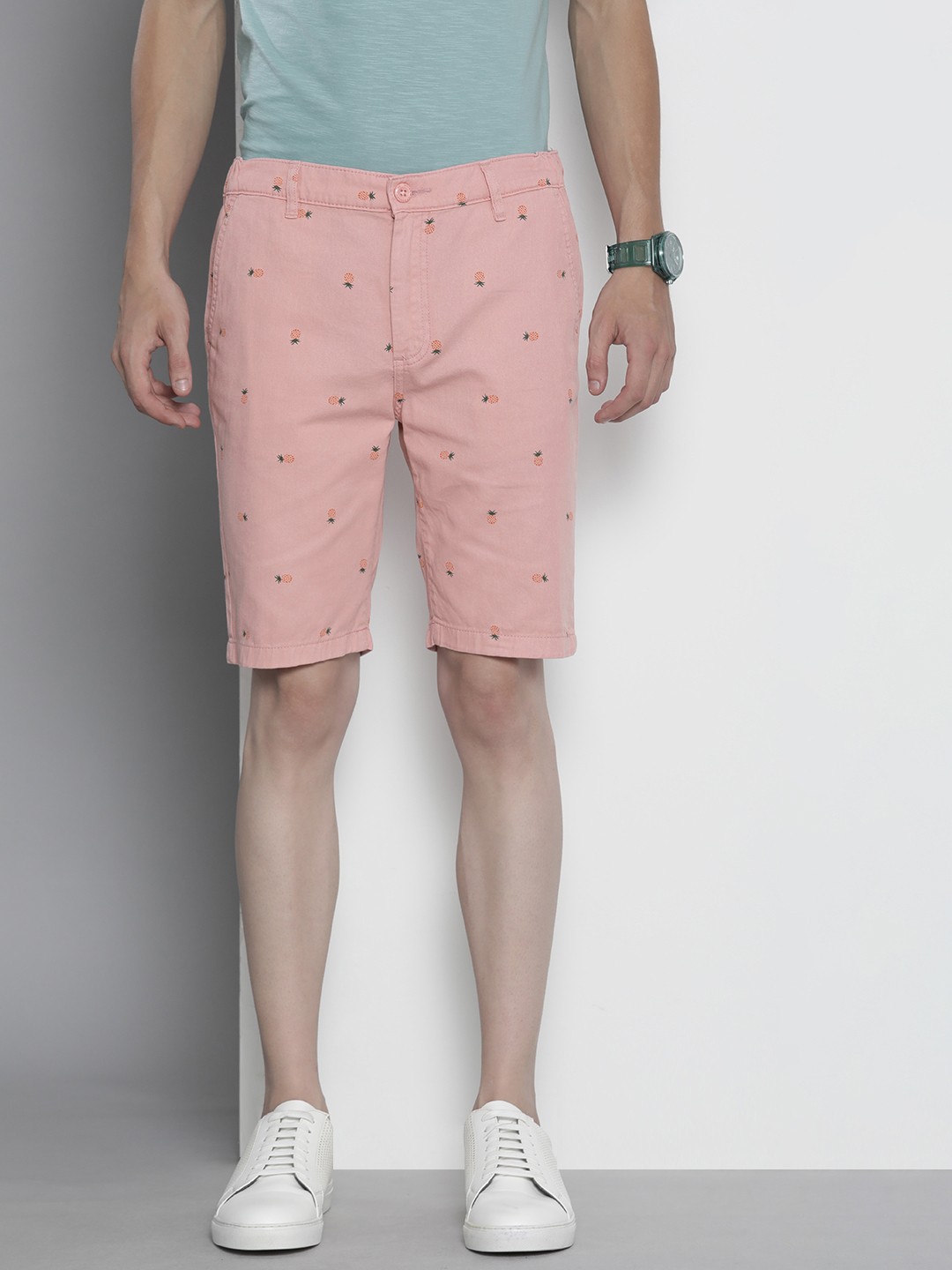 

The Indian Garage Co Men Pink Conversational Printed Slim Fit Shorts