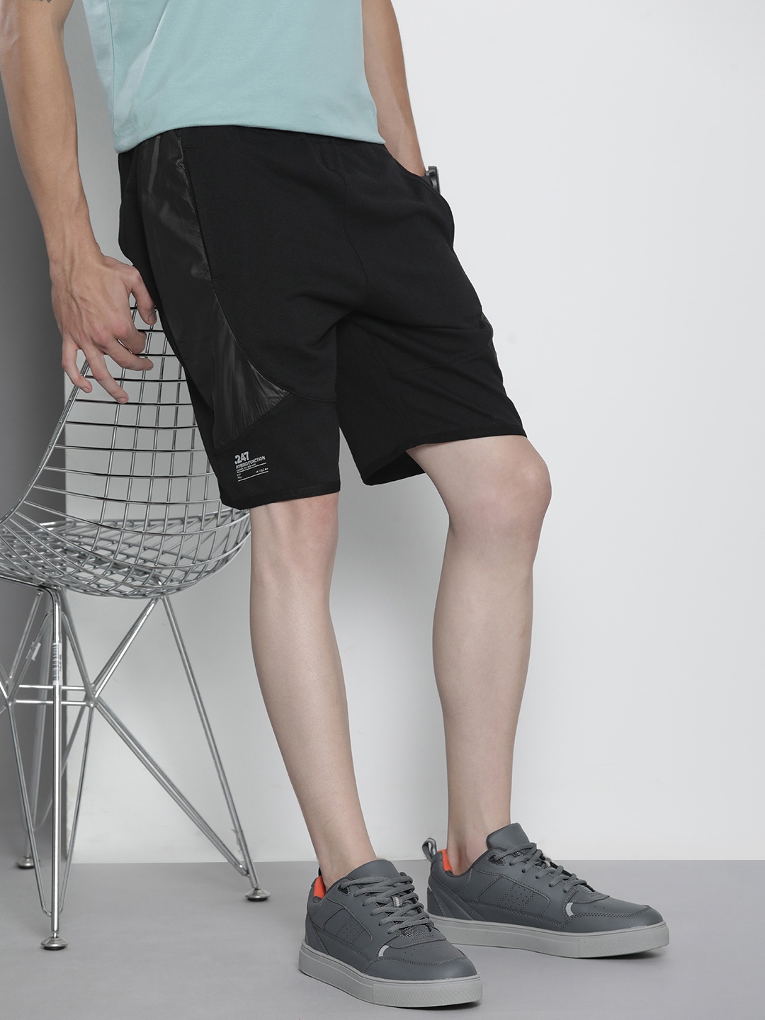 

The Indian Garage Co Men Black Solid Shorts