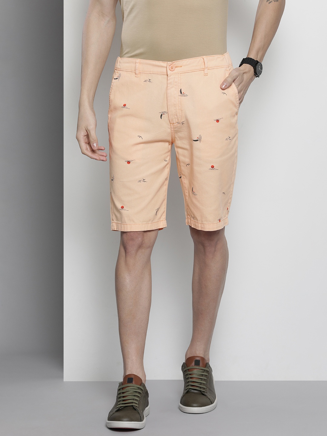 

The Indian Garage Co Men Peach-Coloured Conversational Printed Slim Fit Shorts