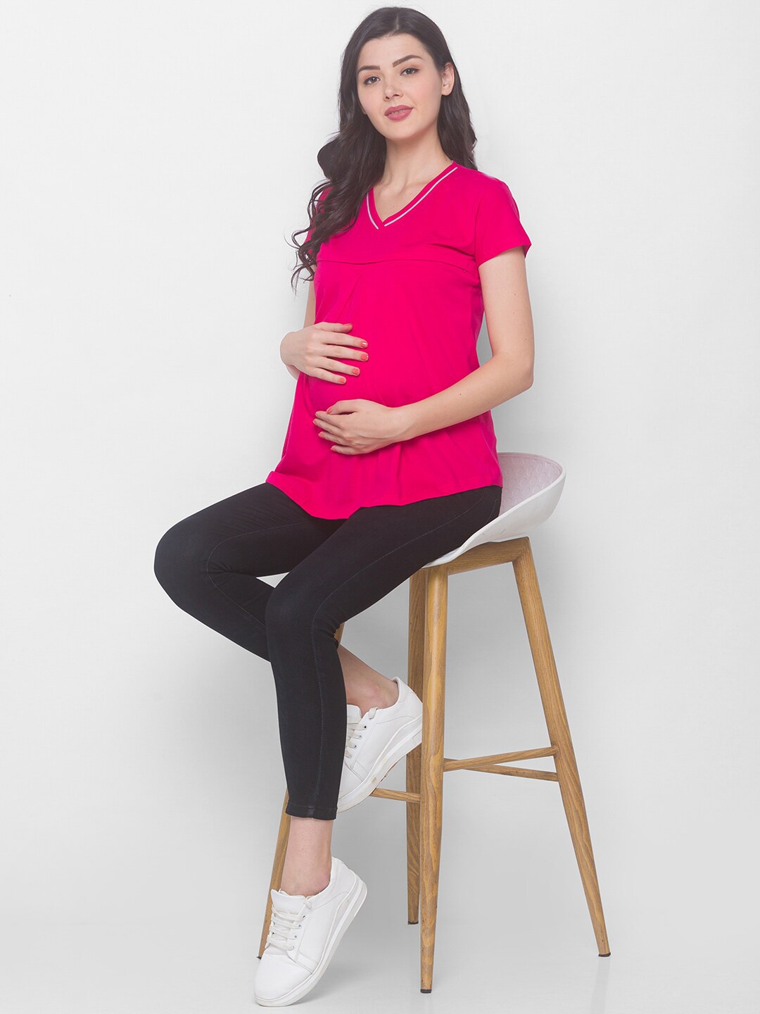 

AV2 Women Magenta Solid Pure Cotton Maternity Top