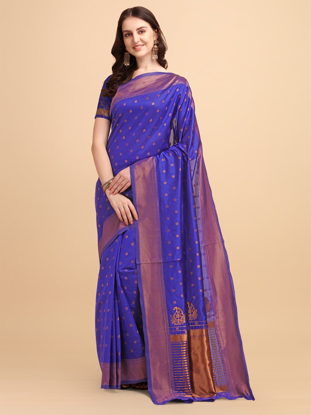 

Wuxi Violet & Gold-Toned Woven Design Zari Pure Silk Banarasi Saree