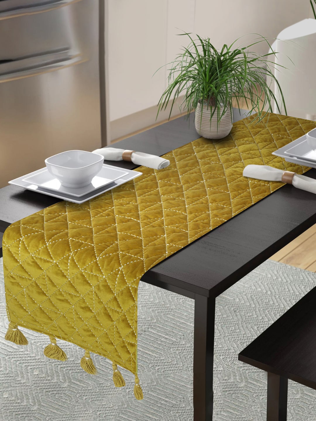 

eyda Olive-Green Quilted Decorative 4-Seater Runners