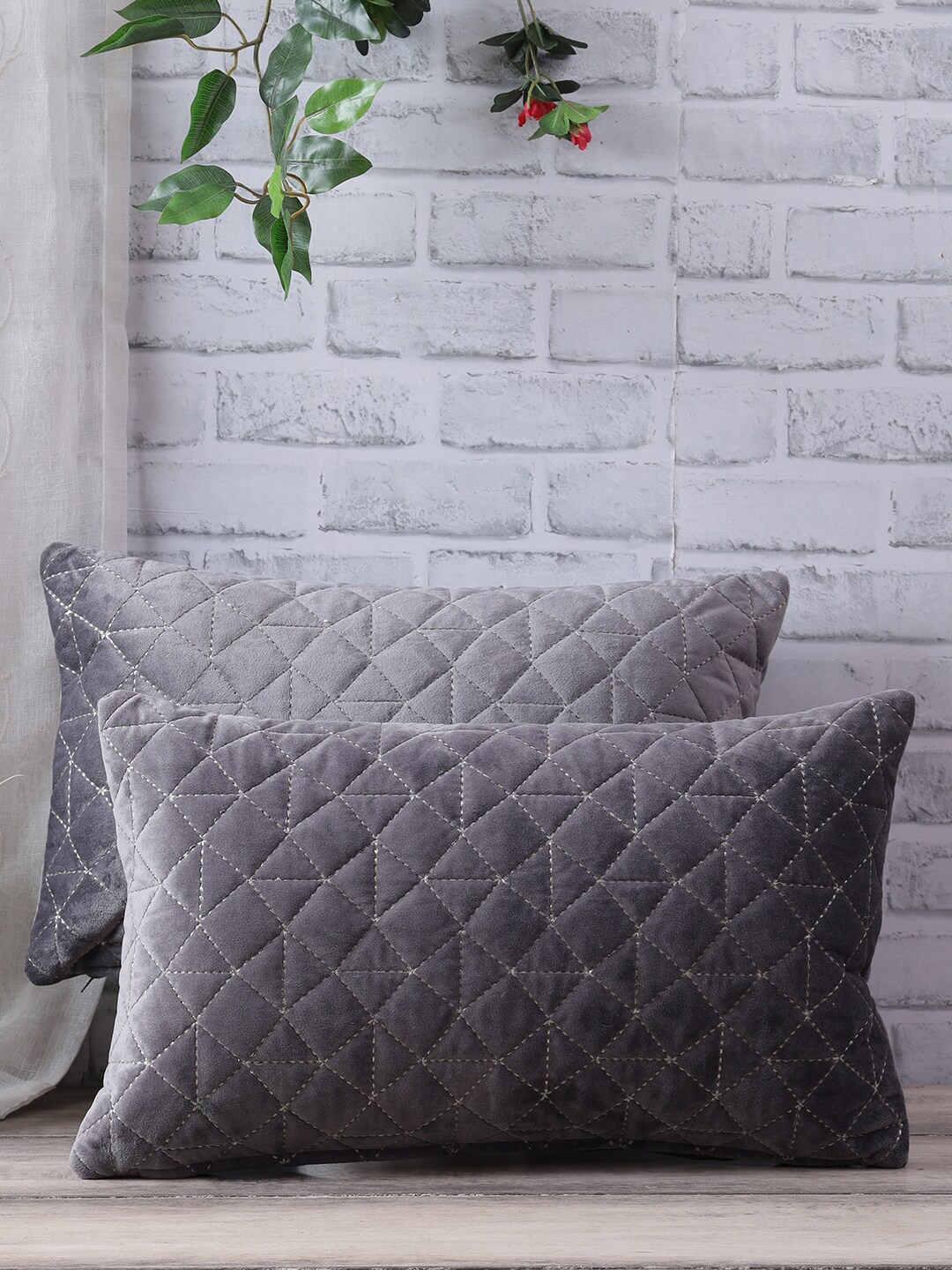 

eyda Grey Set of 2 Velvet Rectangle Cushion Covers