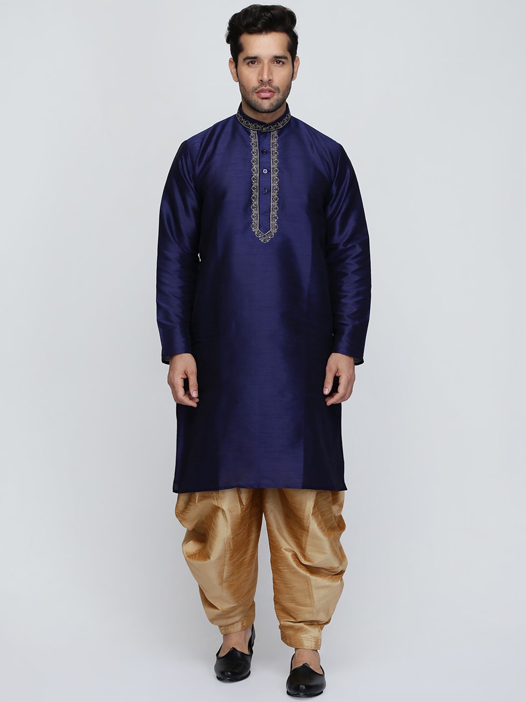 

ROYAL KURTA Men Blue Embroidered Thread Work Summer Sheers Kurta