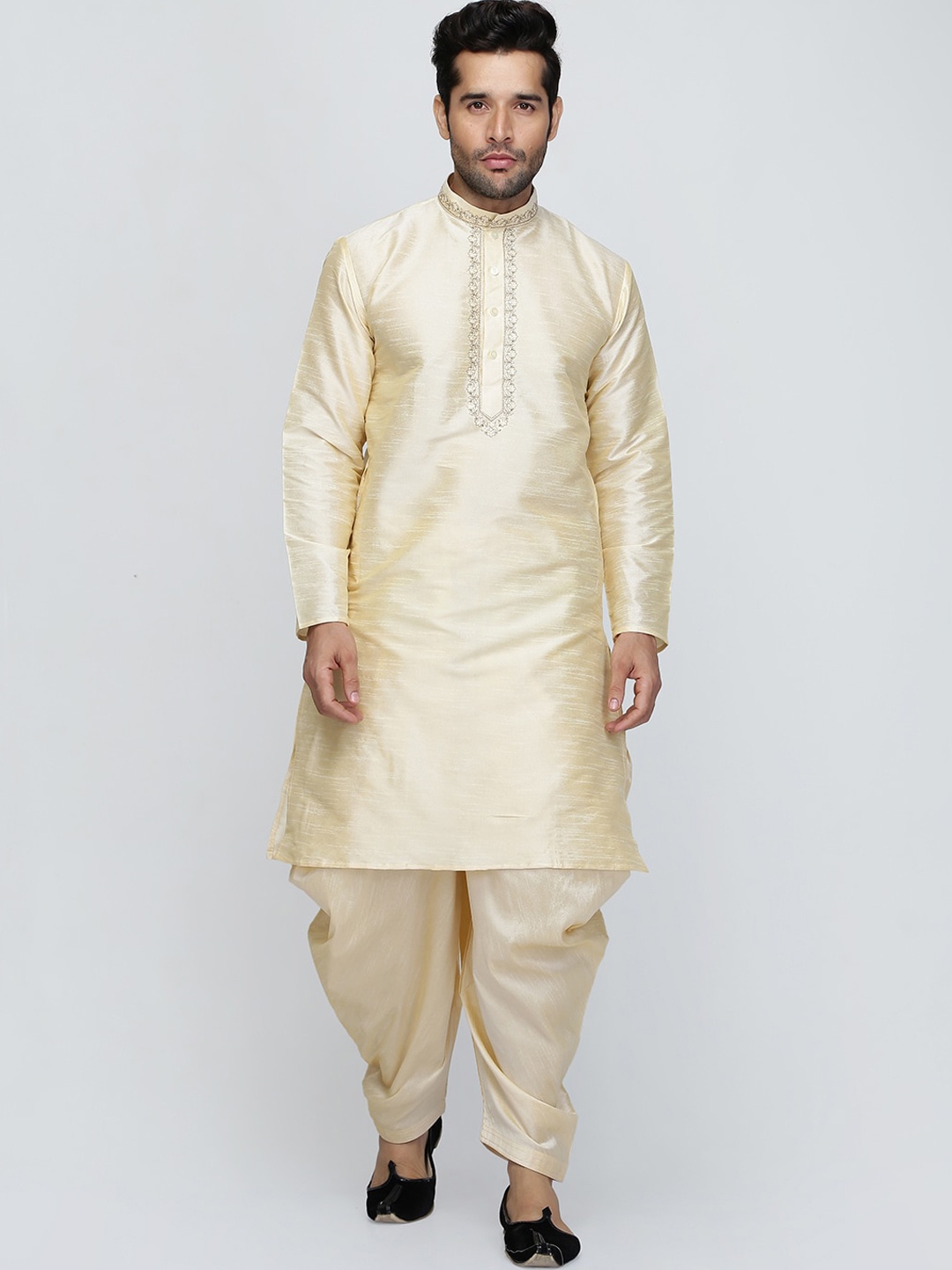 

ROYAL KURTA Men Gold-Toned Solid Yoke Design Kurta