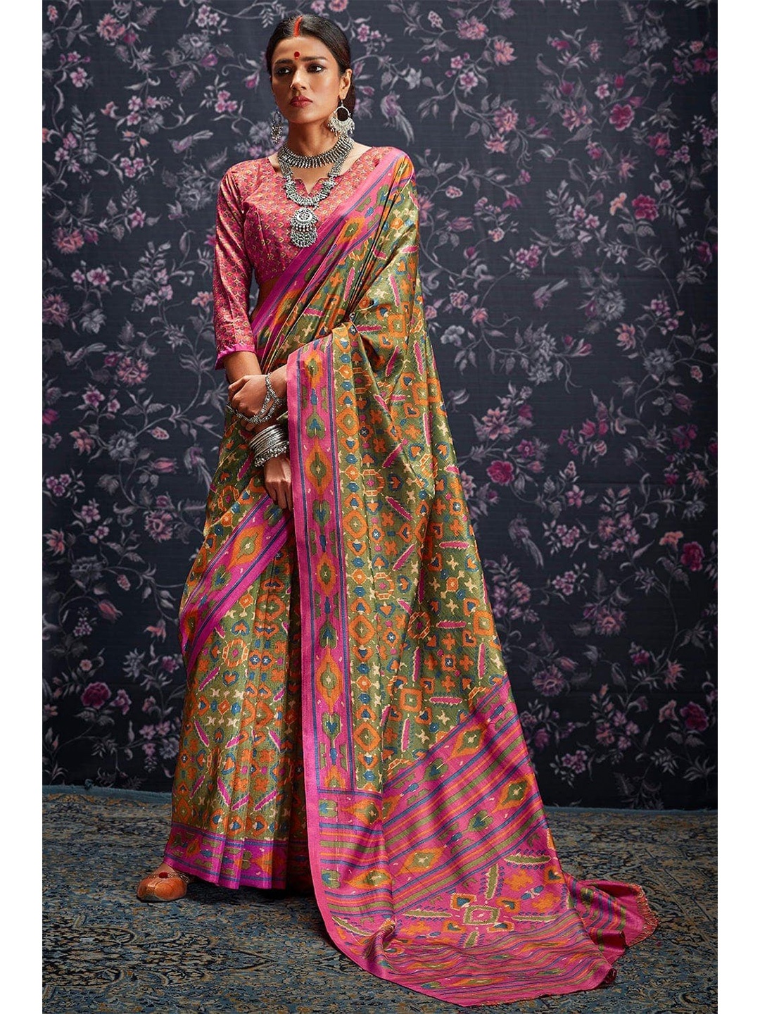 

KARAGIRI Green & Pink Zari Silk Blend Patola Saree