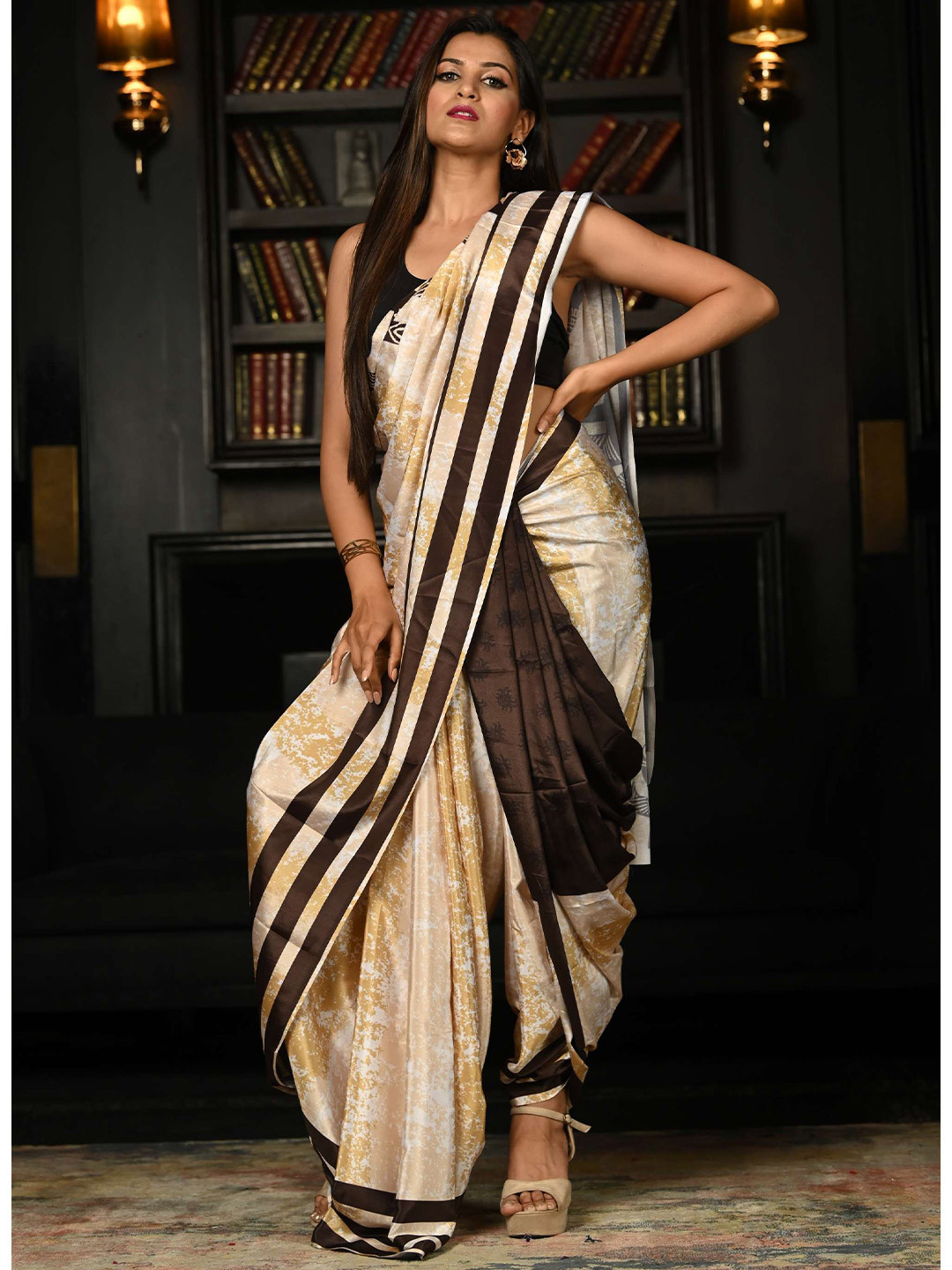 

KARAGIRI White & Brown Silk Blend Saree