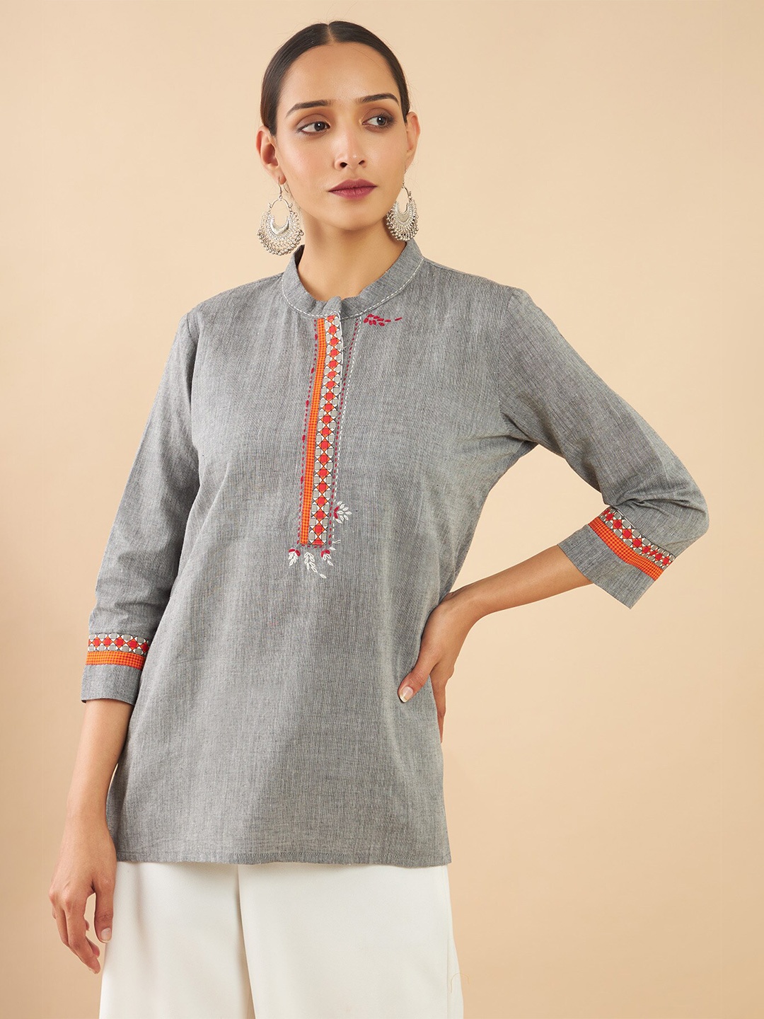 

Soch Grey & Red Mandarin Collar Tunic