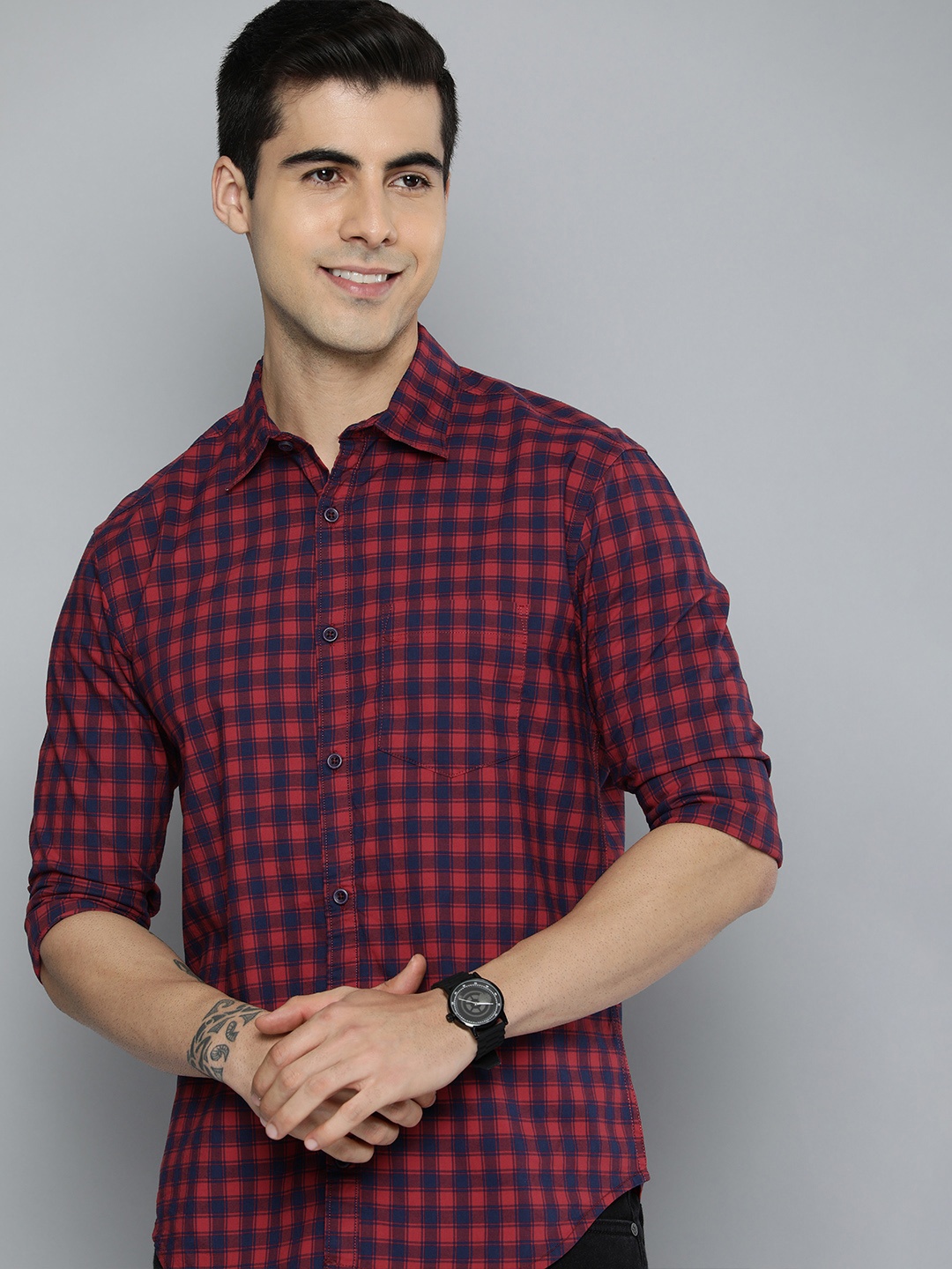 

HERE&NOW Men Red & Navy Blue Slim Fit Tartan Checks Pure Cotton Casual Shirt