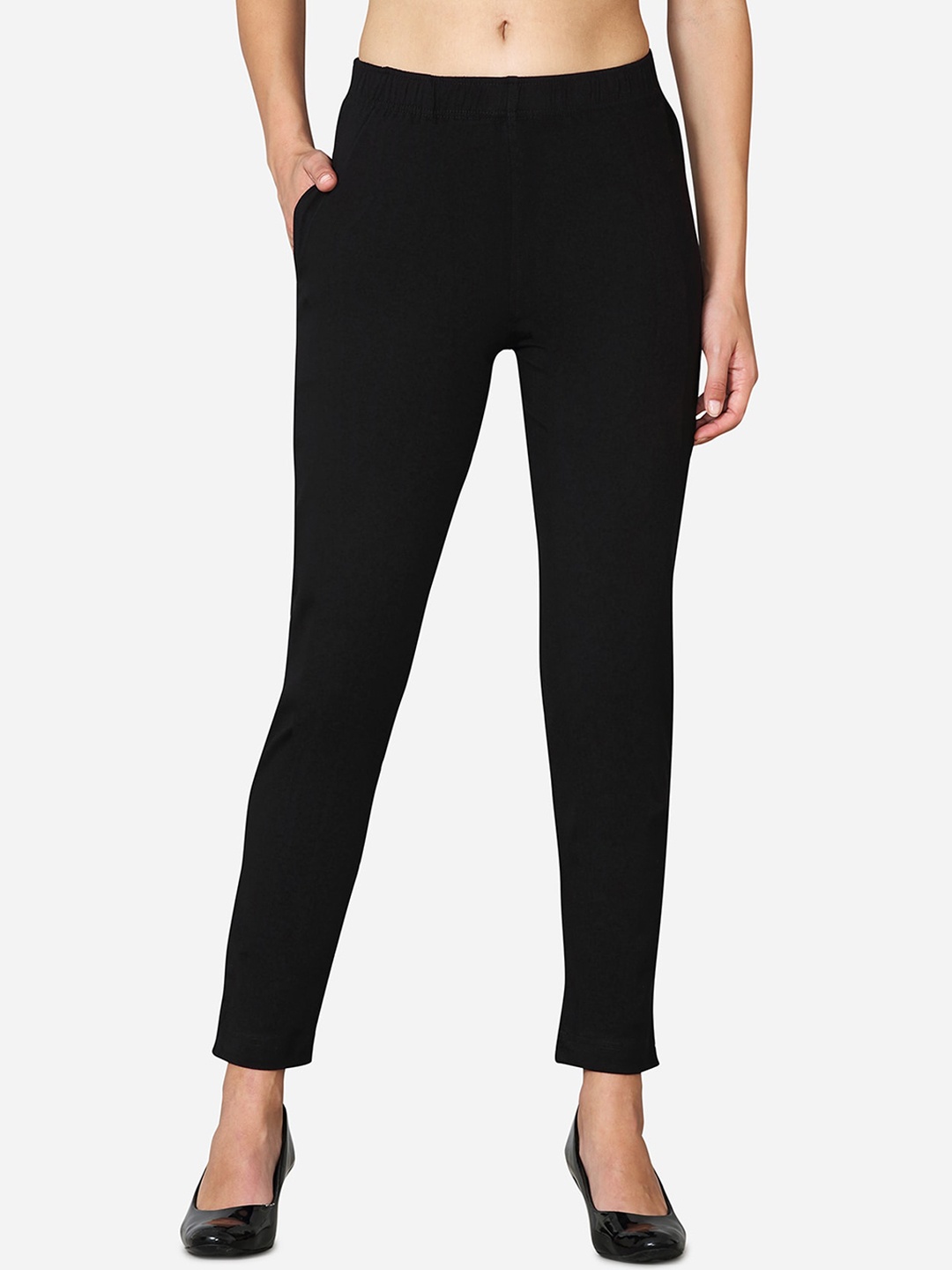 

VStar Women Black Solid Ankle-Length Leggings