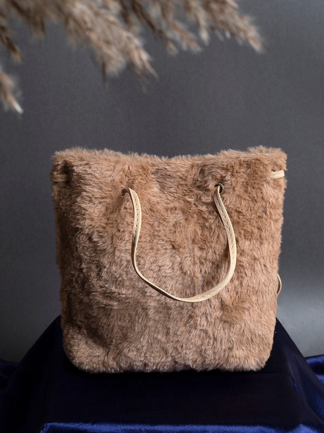 

HAUTE SAUCE by Campus Sutra Beige PU Swagger Handheld Bag with Fringed