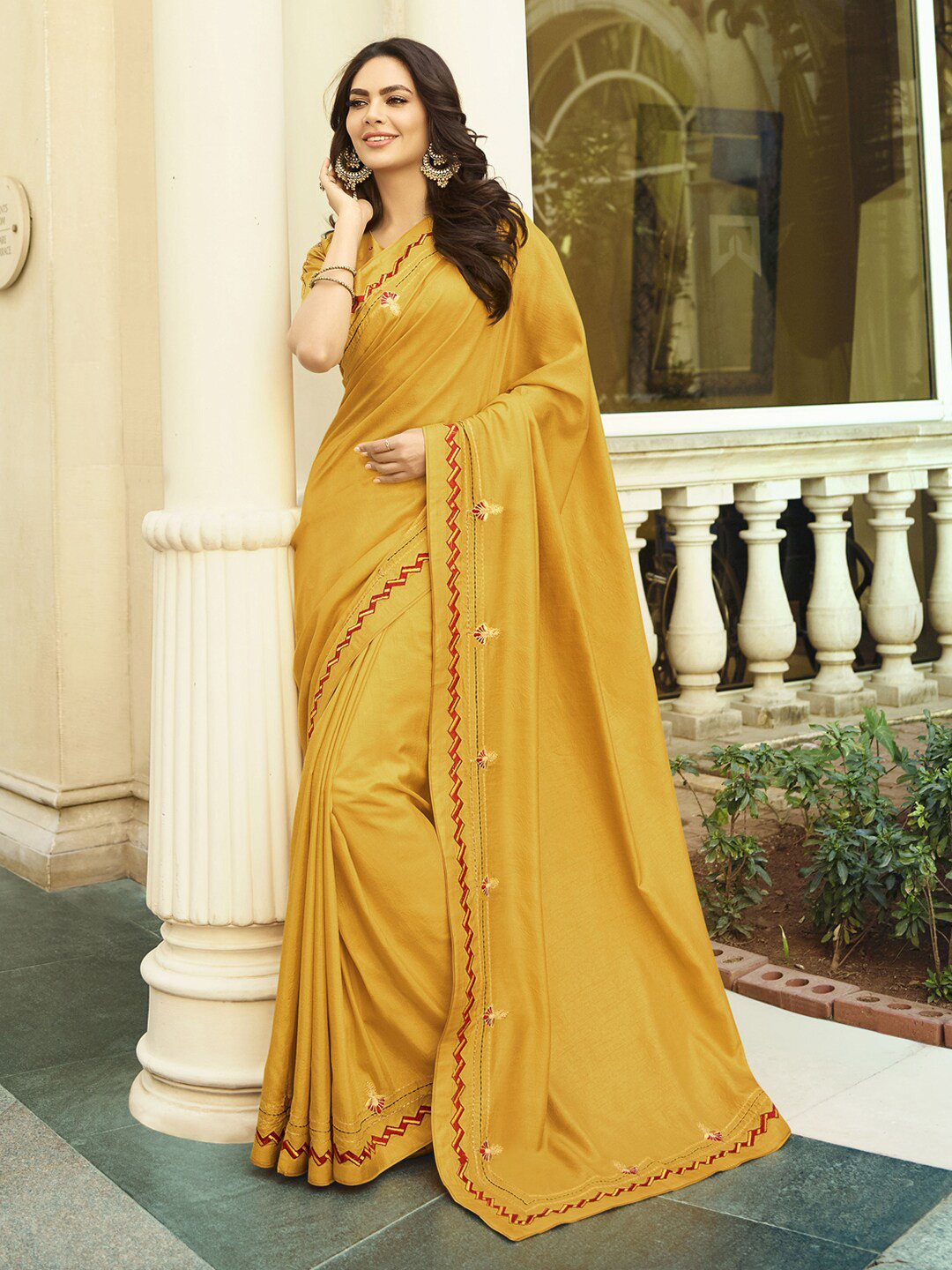

Shaily Mustard Yellow Solid Silk Blend Saree