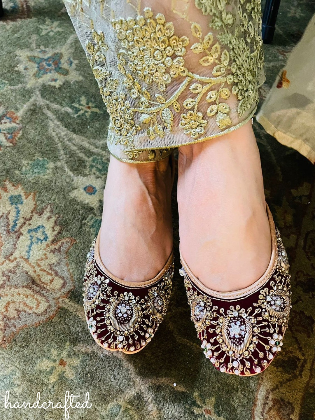 

DESI COLOUR Women Maroon Embellished Leather Mojaris