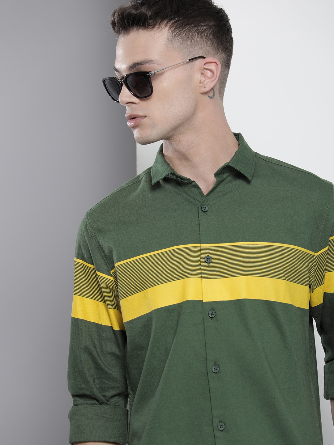 

The Indian Garage Co Men Green Horizontal Stripes Casual Cotton Shirt