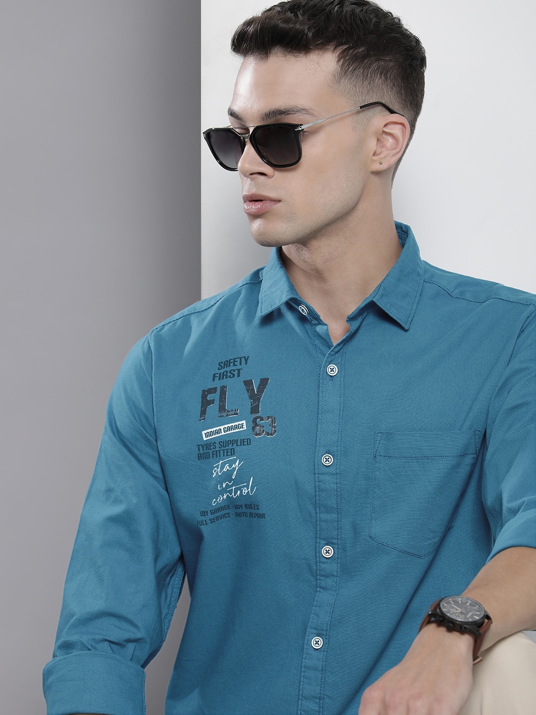 

The Indian Garage Co Men Blue Printed Cotton Casual Shirt