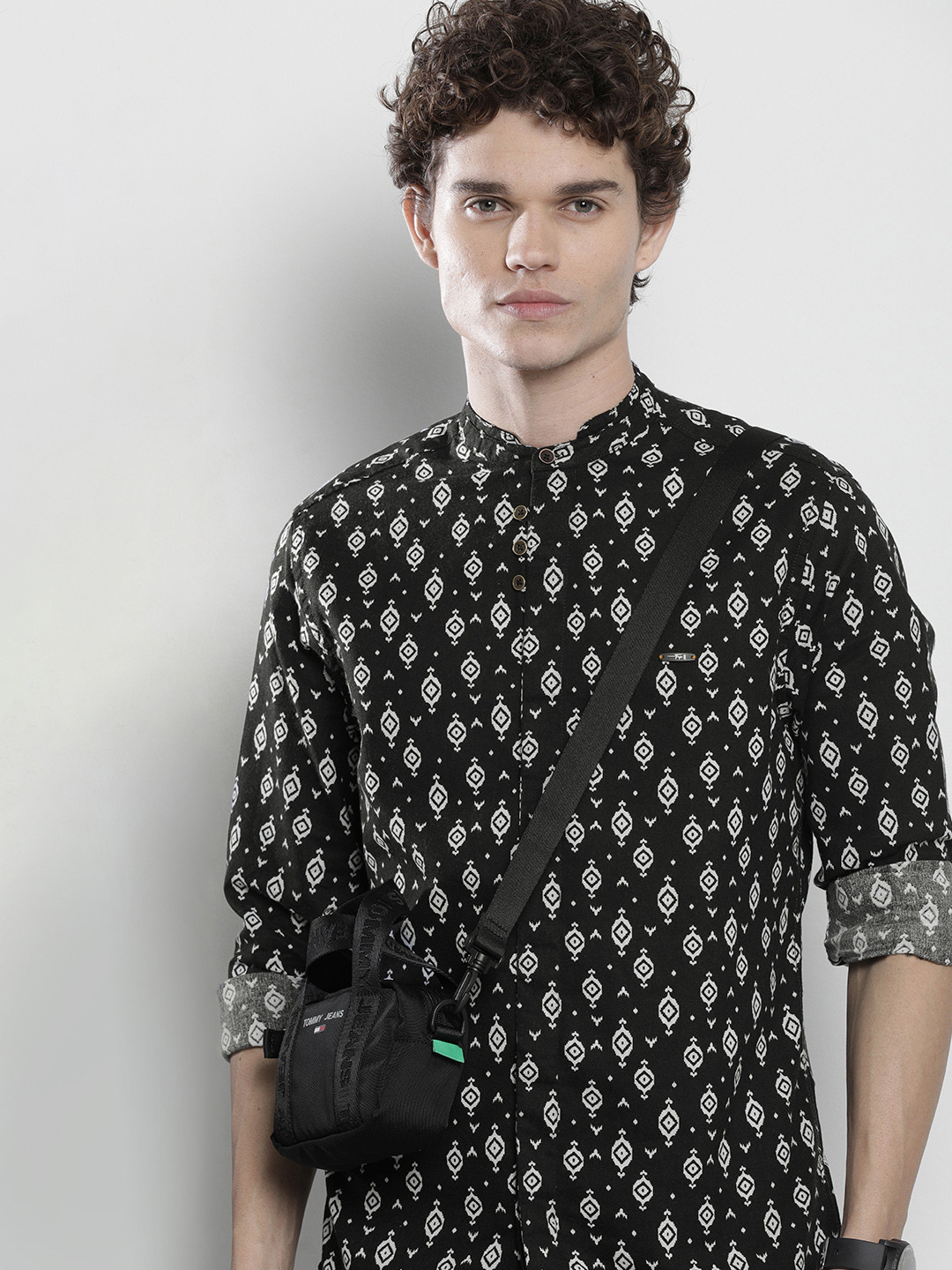 

The Indian Garage Co Men Black Printed Casual Cotton Shirt