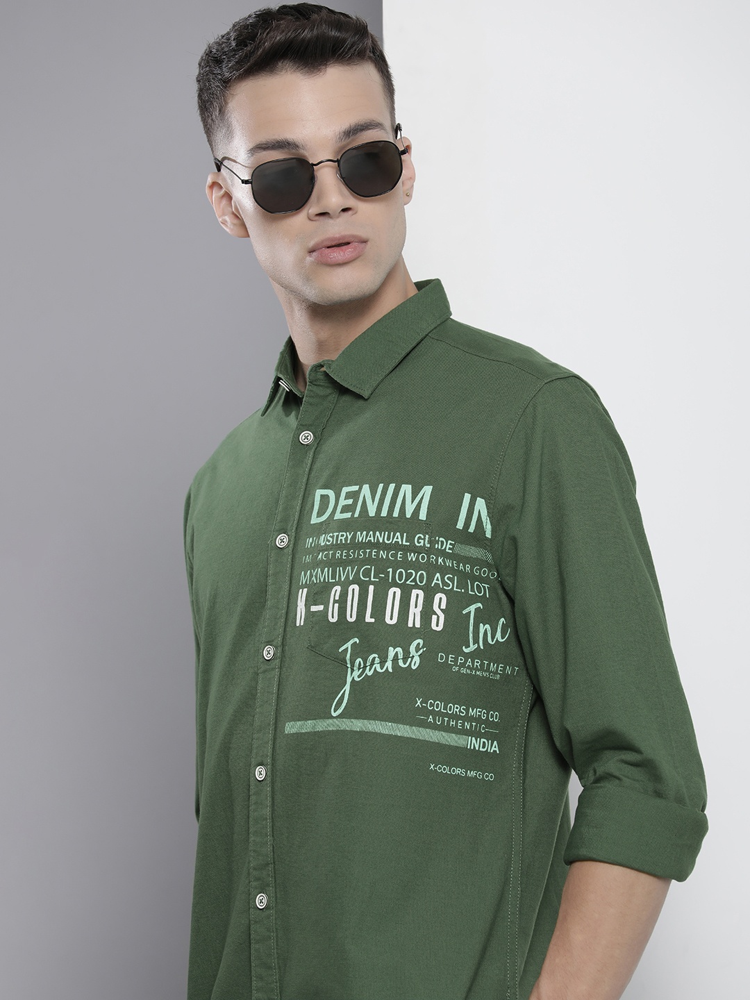

The Indian Garage Co Men Green Printed Cotton Casual Shirt