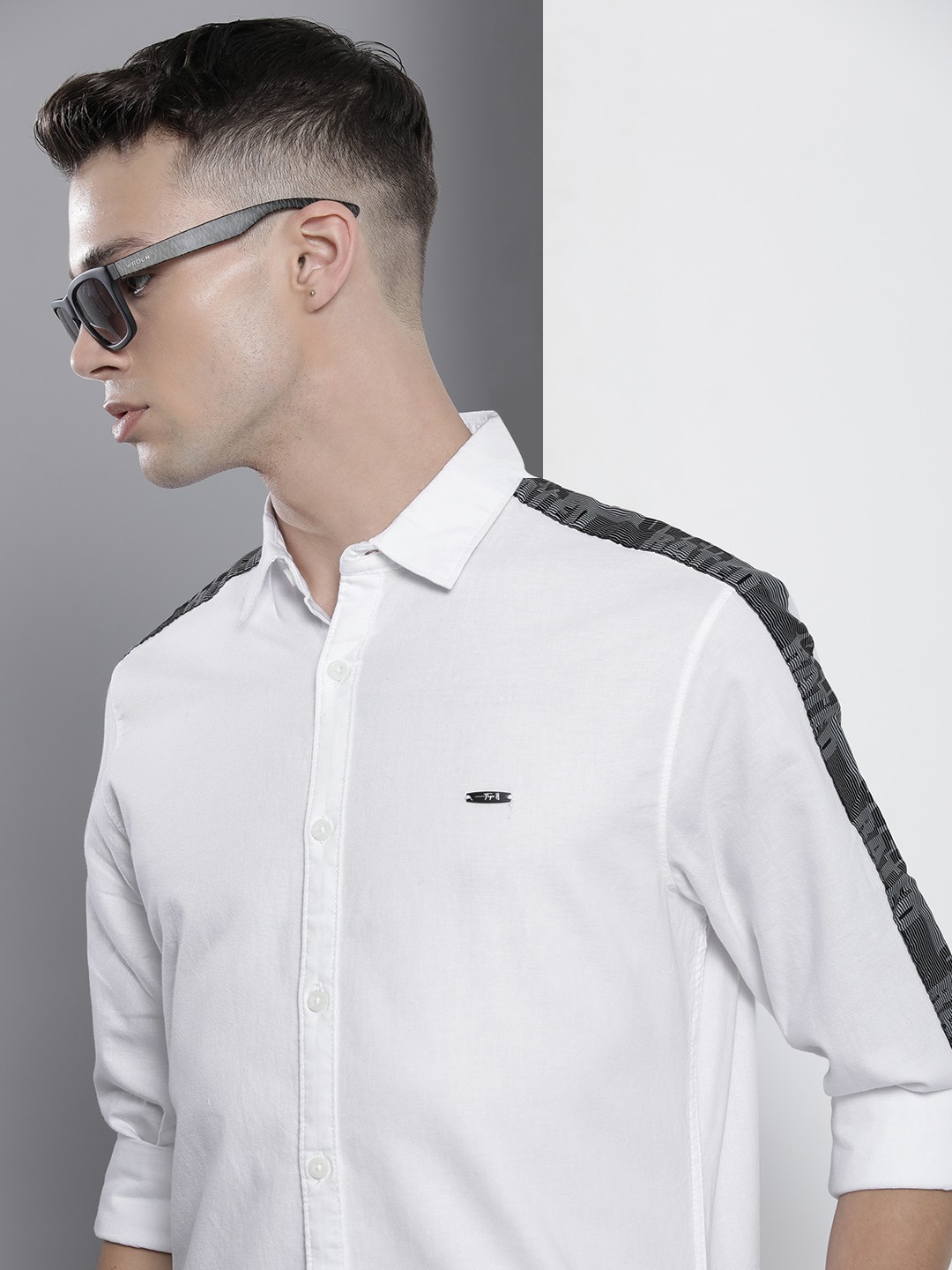 

The Indian Garage Co Men White Tape Detail Slim Fit Casual Cotton Shirt