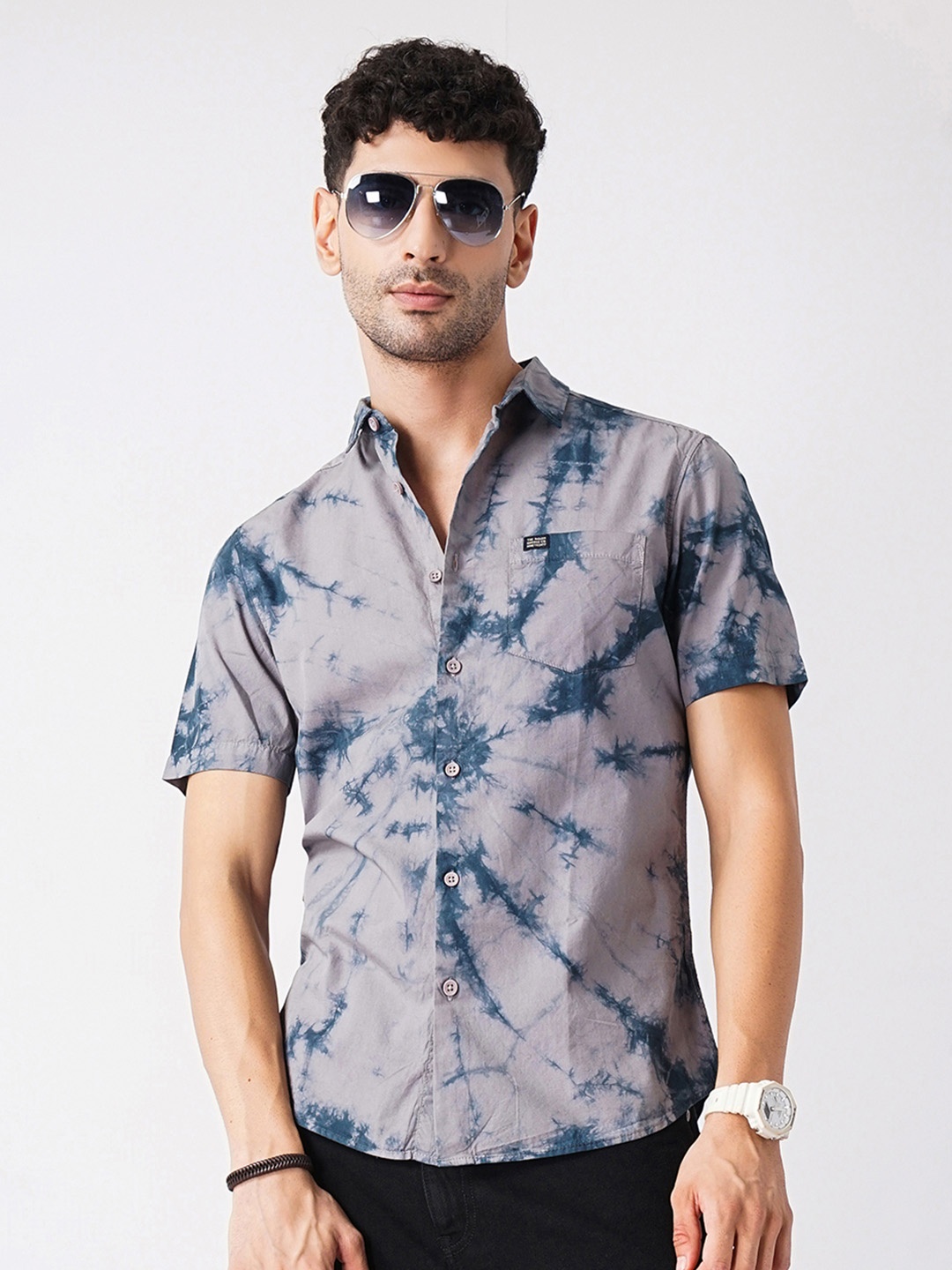 

The Indian Garage Co Men Regular Fit Overdyed Resortwear Shirt, Taupe