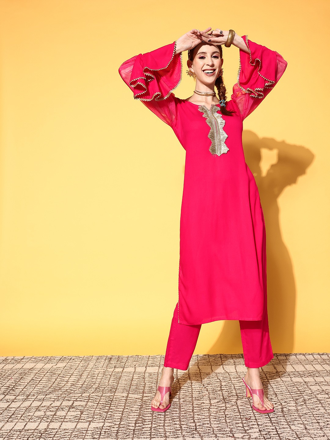 

InWeave Women Solid Viscose Rayon Nuovo Sleeves Kurta Set, Fuchsia