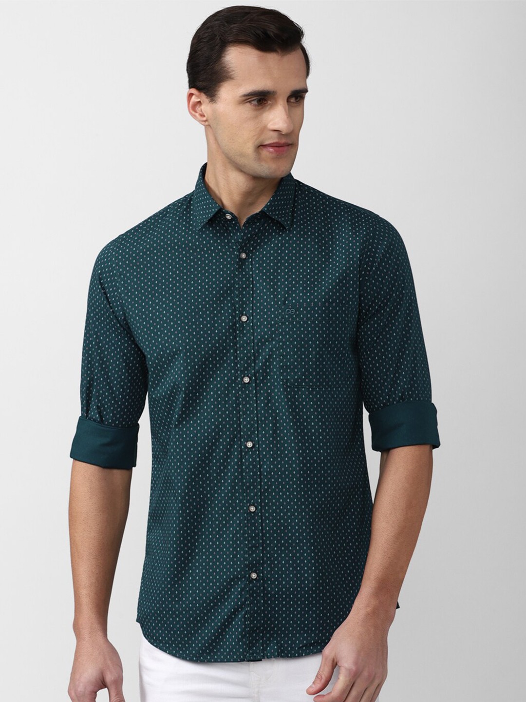 

Peter England Casuals Men Green Slim Fit Printed Casual Shirt