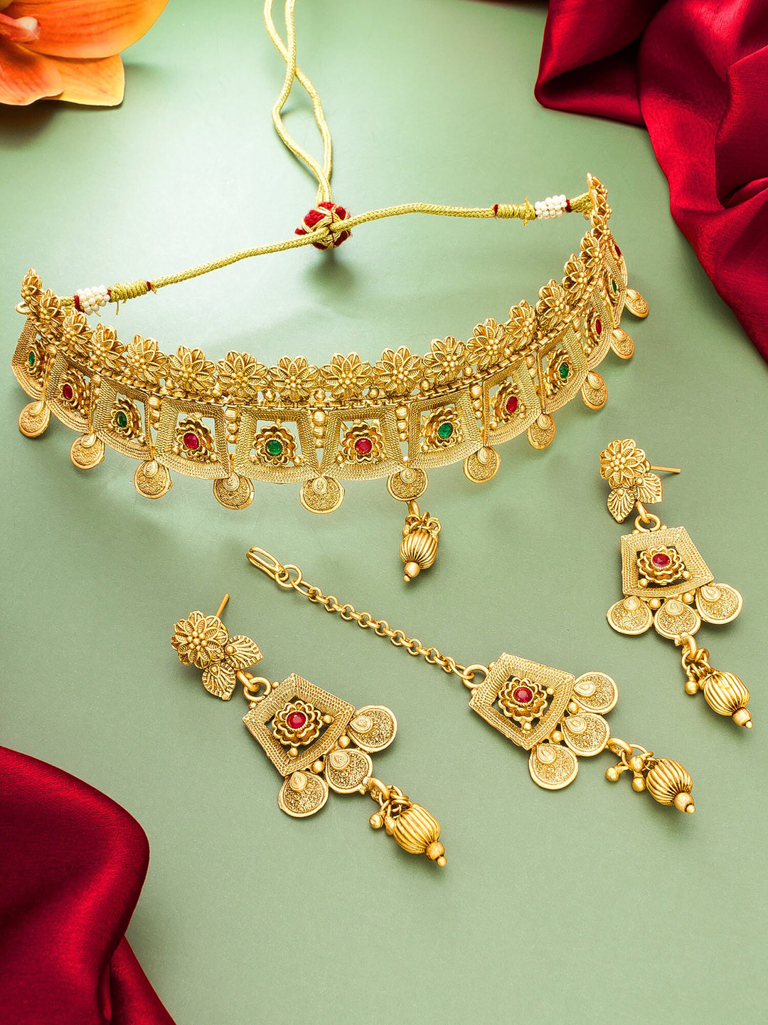 

aadita Red & Green Gold-Plated Studded Jewellery Set with Maang Tika