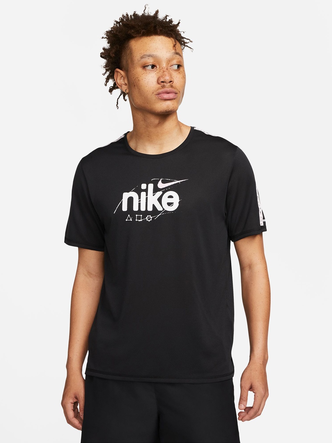 

Nike Men Black Dri-FIT Brand Logo Printed MILER Running T-shirt