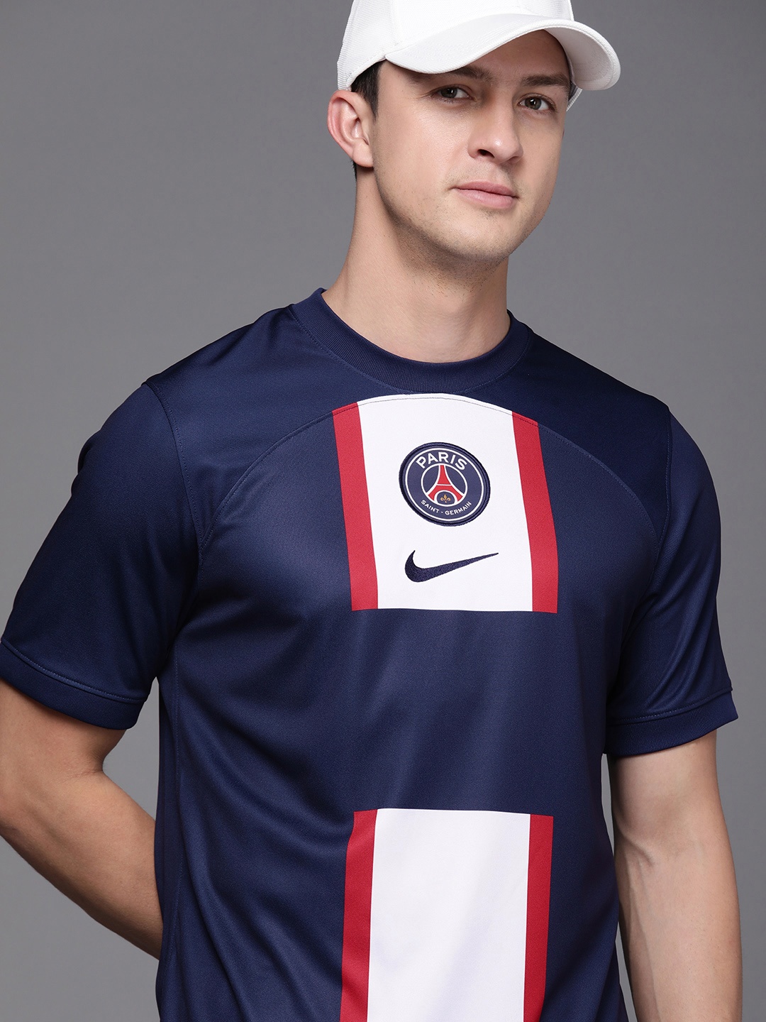 

Nike Men Navy Blue & White Dri-FIT Colourblocked Football T-shirt