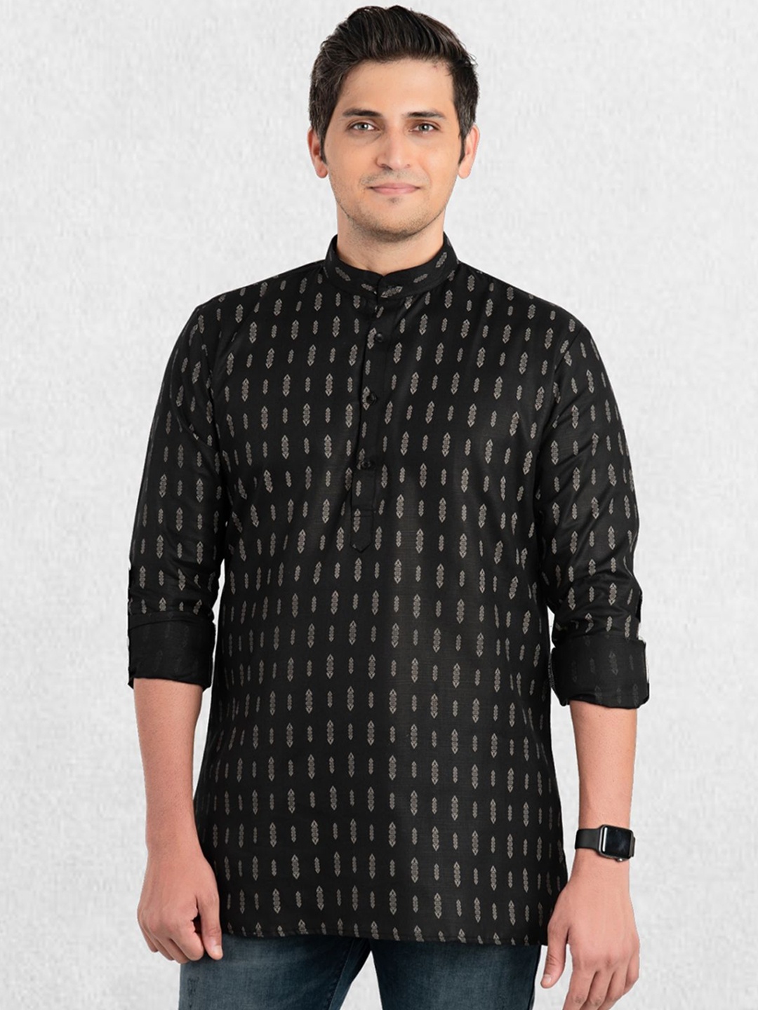 

SHIWAM ETHNIX Men Black Printed Above Knee Length Short Kurta